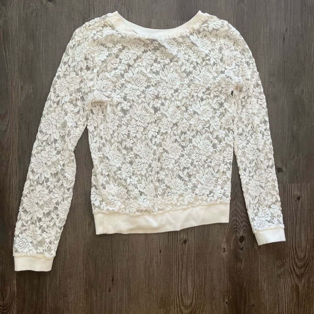 Beautiful while flower design blouse